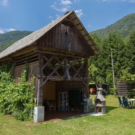 House Andrej Apartman