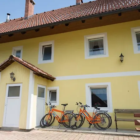 House Andrej Apartman